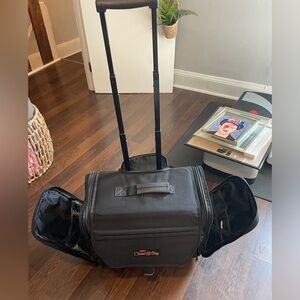 Craft bag with wheels